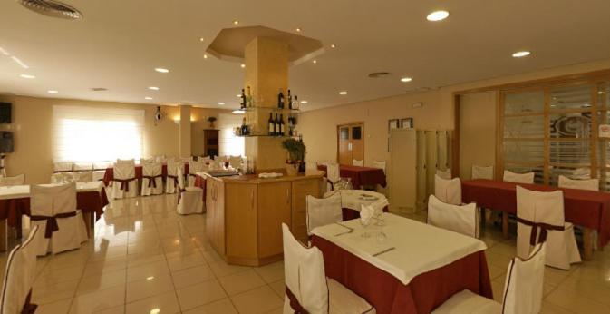 Hotel Ciutat de Carlet Buitenkant foto